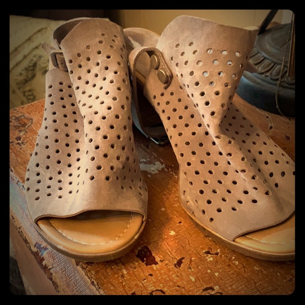 Heeled sandals